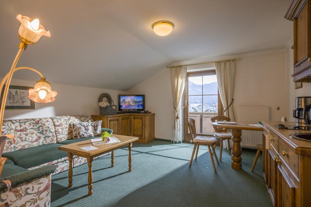 Landhaus Dax Guest House Kossen Bagian luar foto